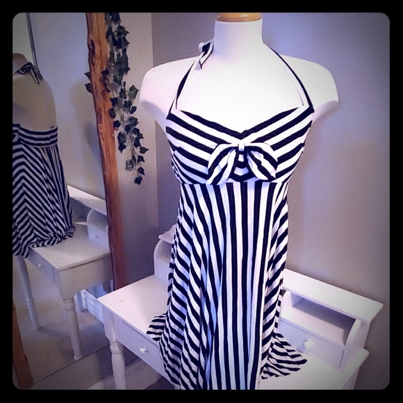 2/30$Betsy Johnson Fun Dress